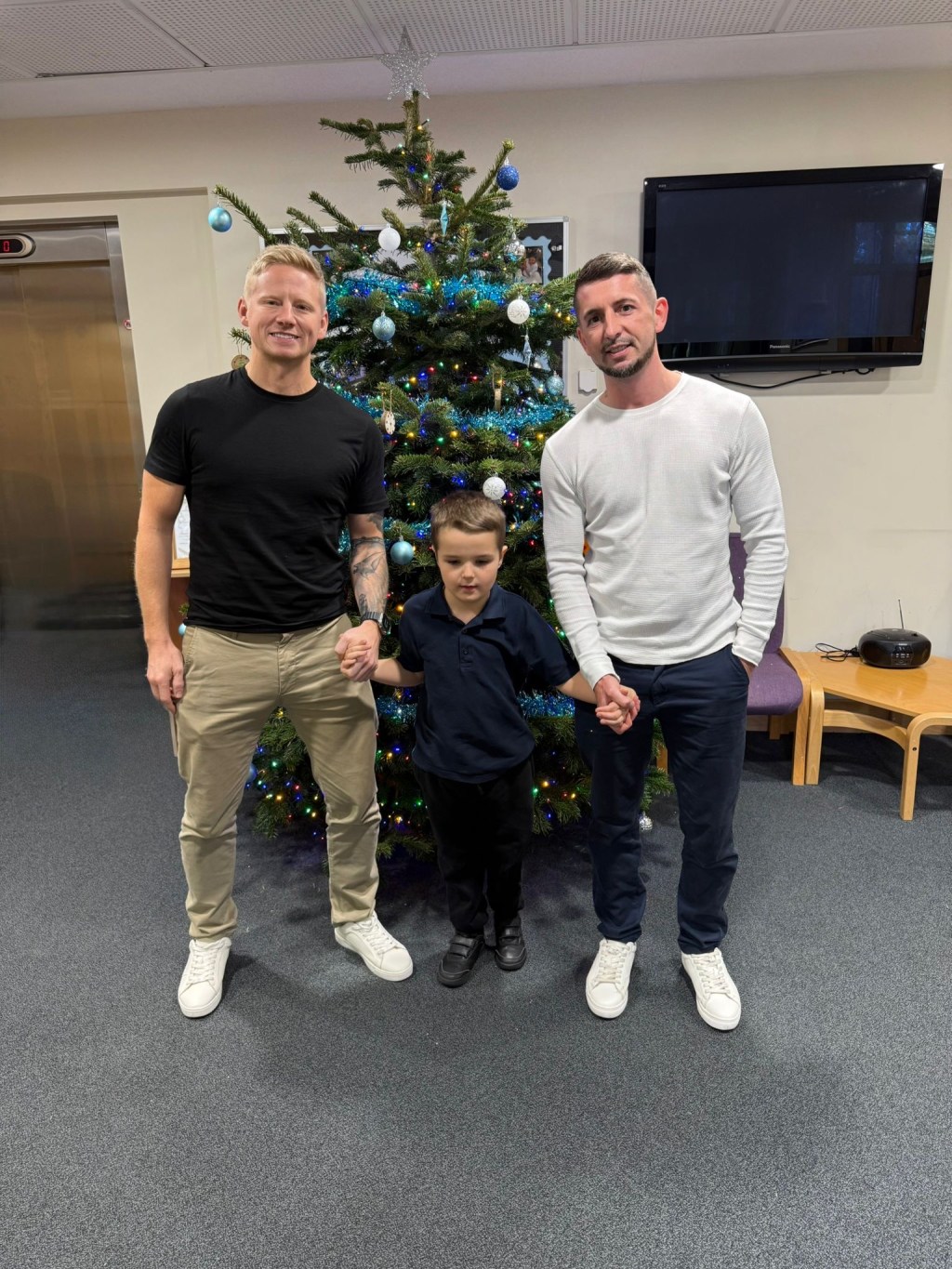 Visio Xmas tree donation